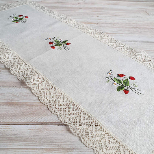 Table runner with embroidery STRAWBERRY - Linen4me