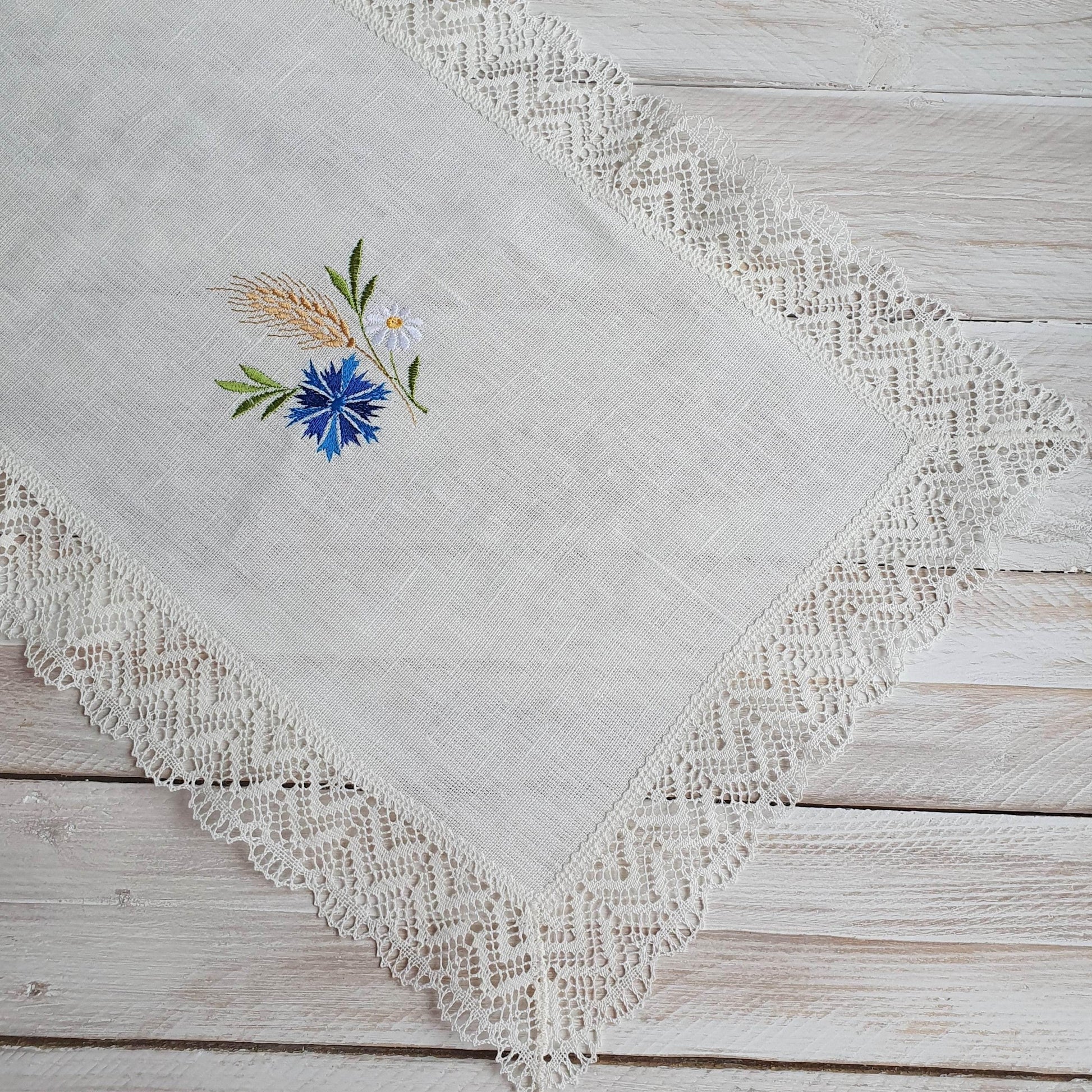 Table runner with embroidery CORNFLOWER - Linen4me
