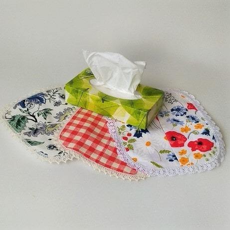 Case for a box with paper napkins FLOWERS - Linen4me