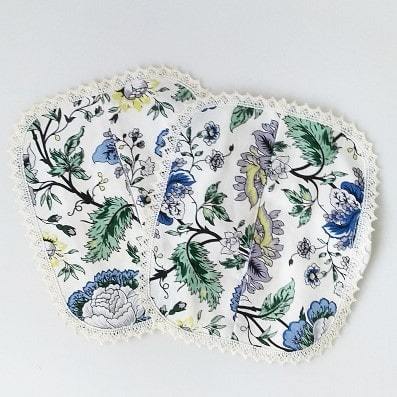 Case for a box with paper napkins FLOWERS - Linen4me