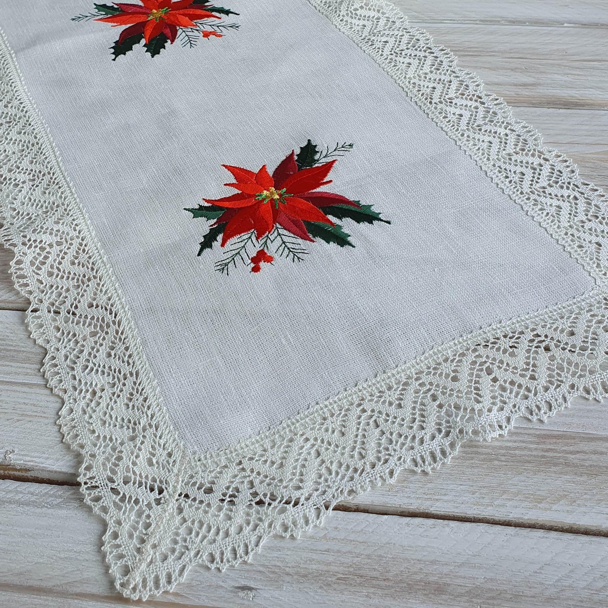 Table runner with lace CHRISTMAS FLOWER - Linen4me