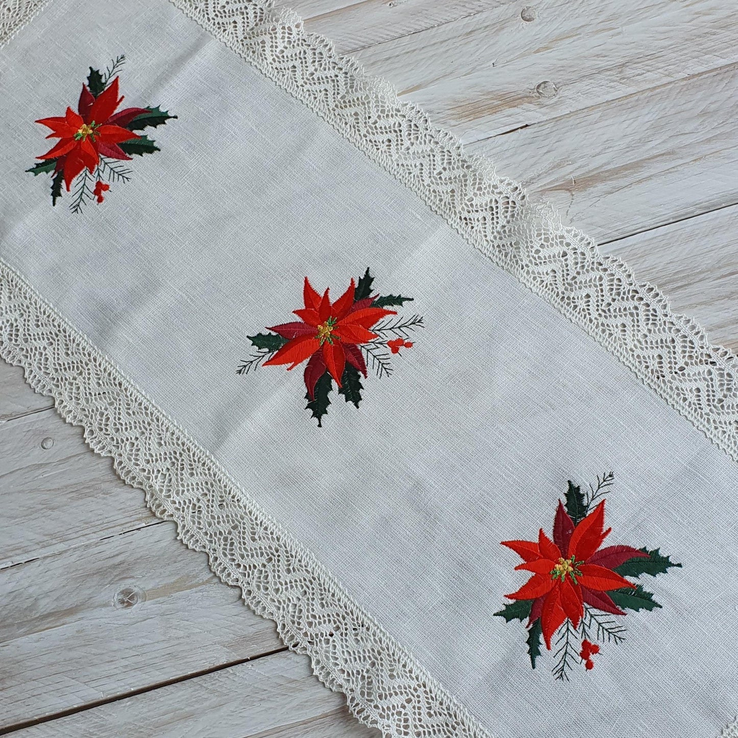 Table runner with lace CHRISTMAS FLOWER - Linen4me