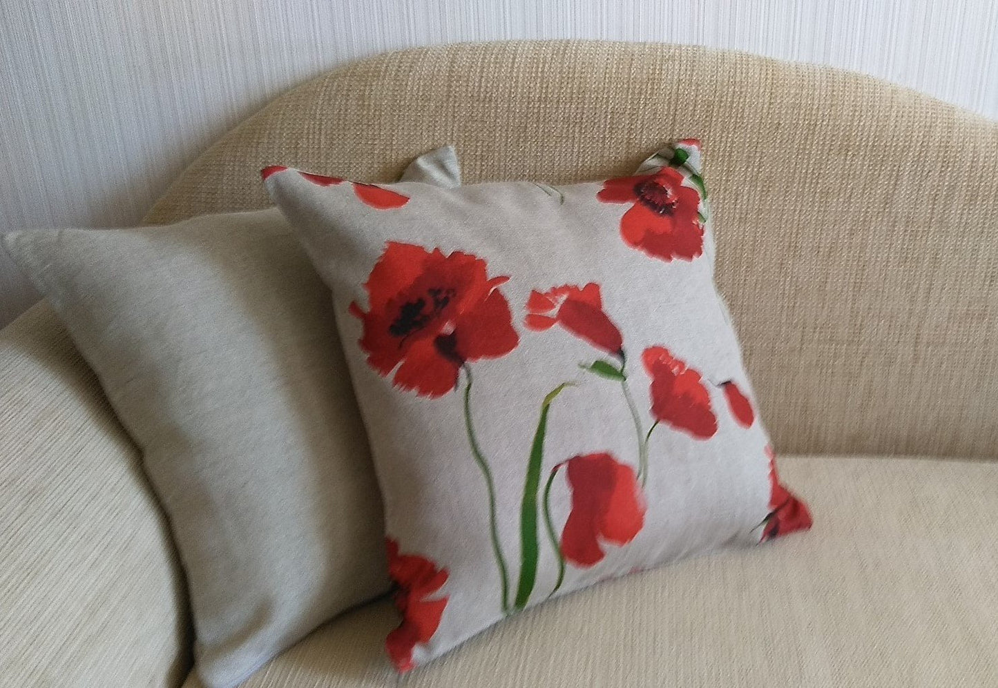 Decorative pillowcase RED FLOWERS - Linen4me