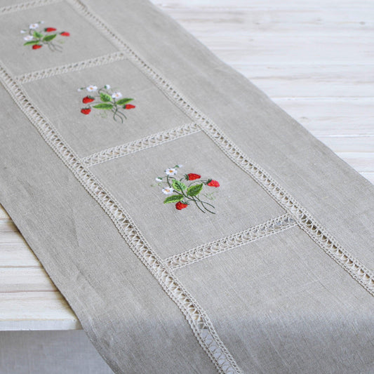 Table runner with embroidery STRAWBERRY - Linen4me