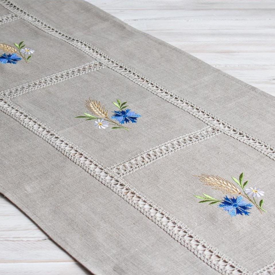 Table runner with embroidery CORNFLOWER - Linen4me