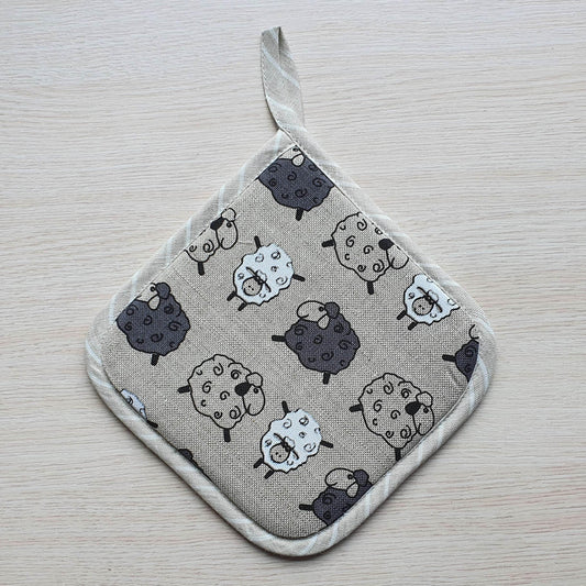 Kitchen potholder LITTLE SHEEPS - Linen4me