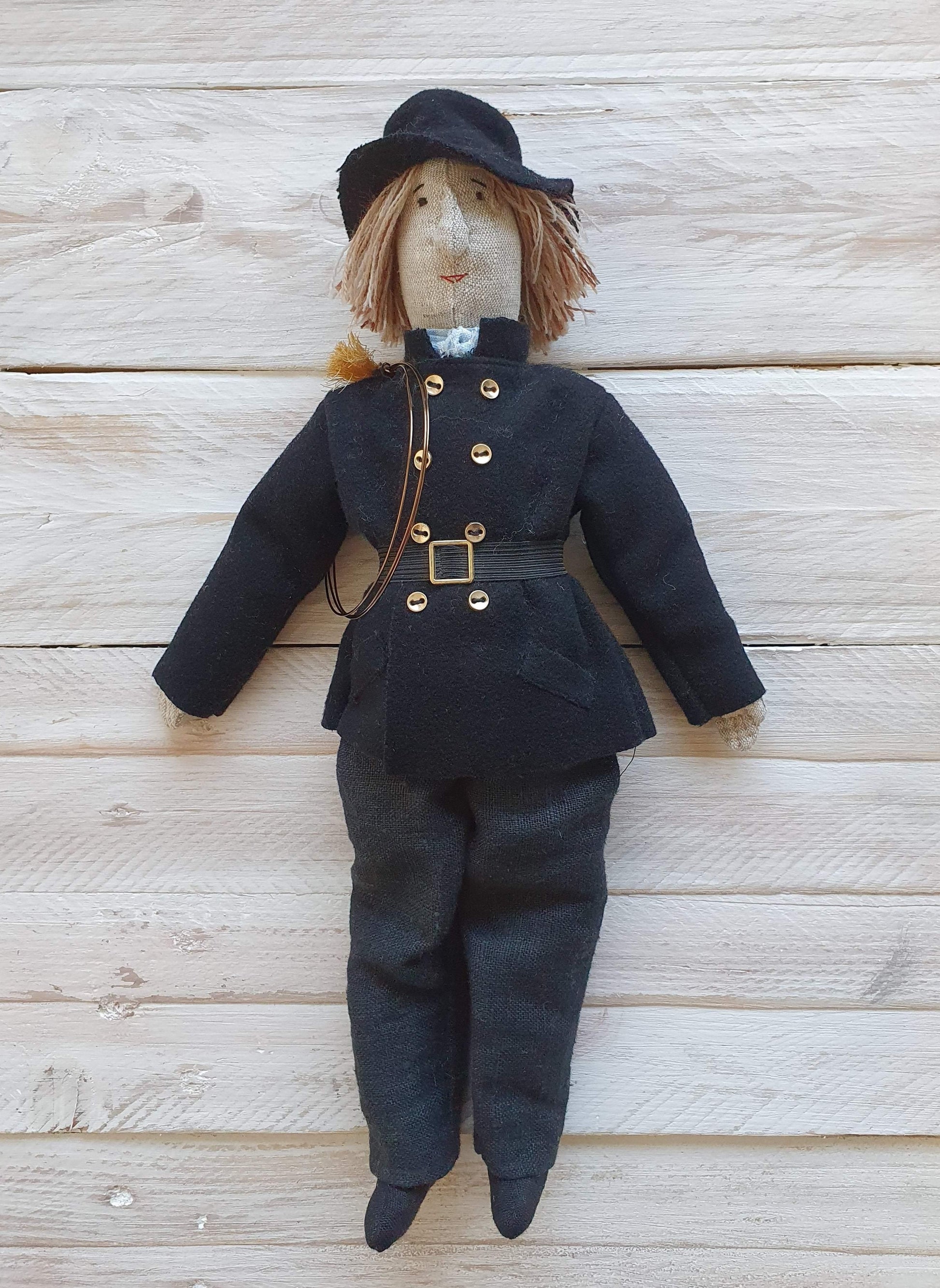 Interior doll in folk clothes - Linen4me