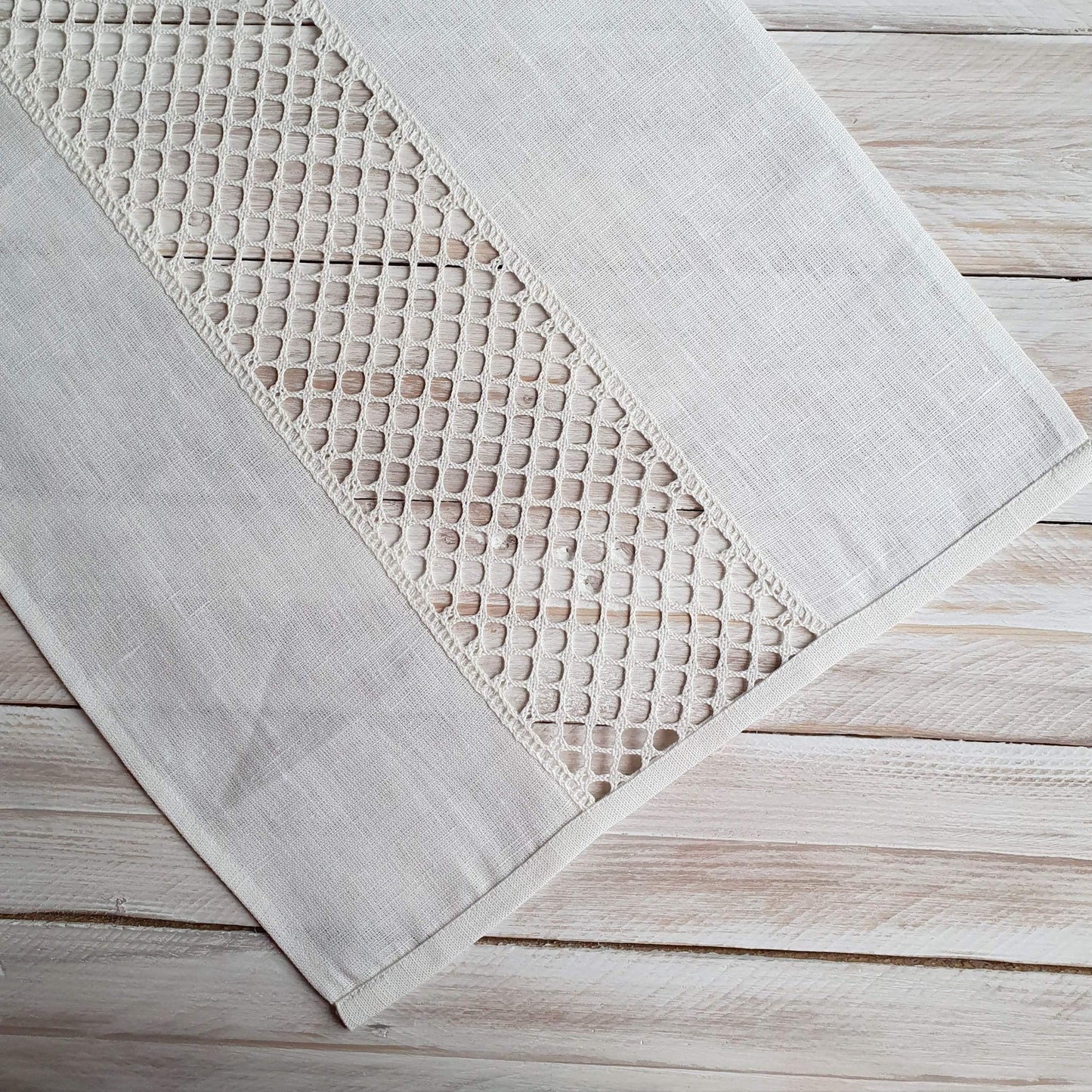 Table runner with lace EMMA - Linen4me