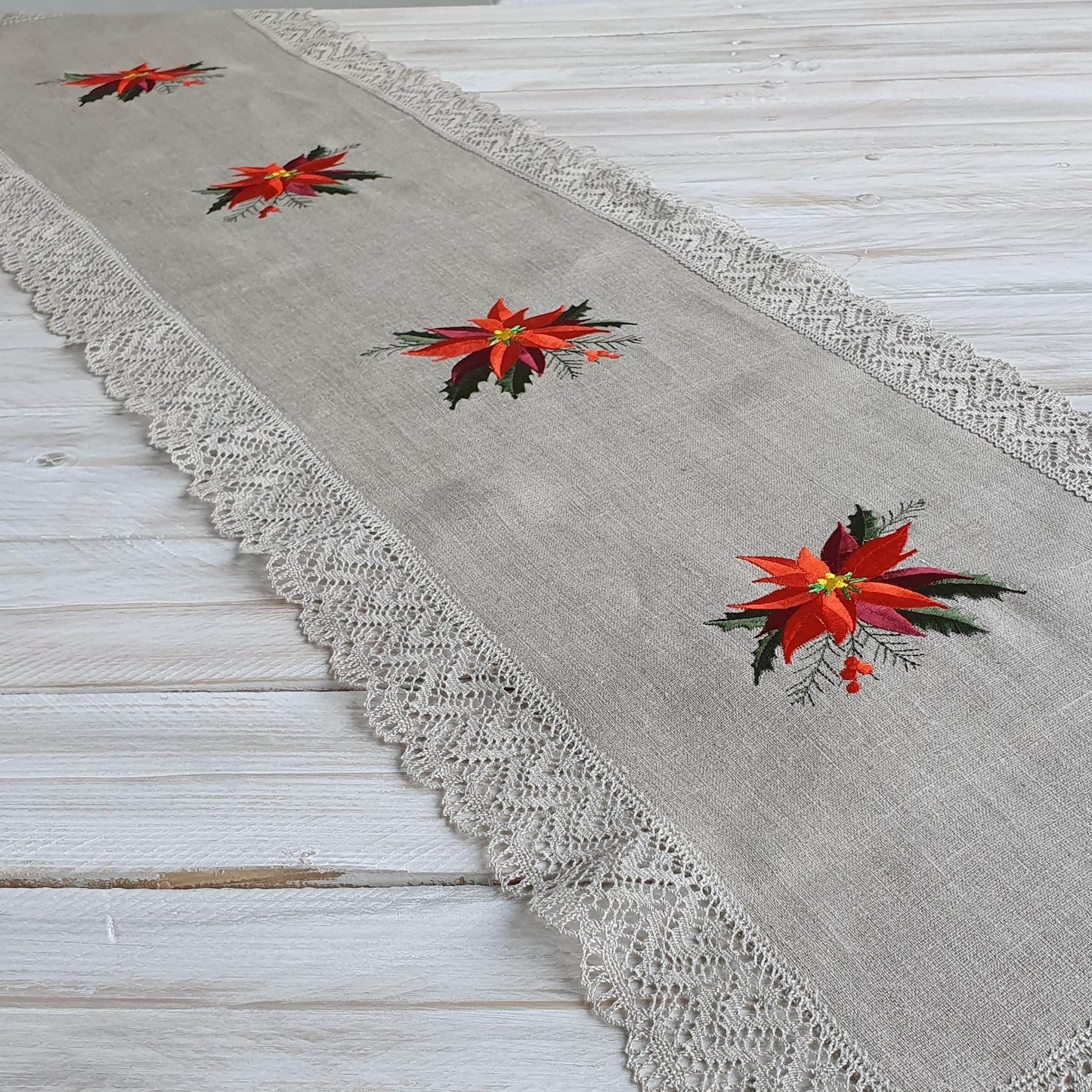 Table runner with lace CHRISTMAS FLOWER - Linen4me