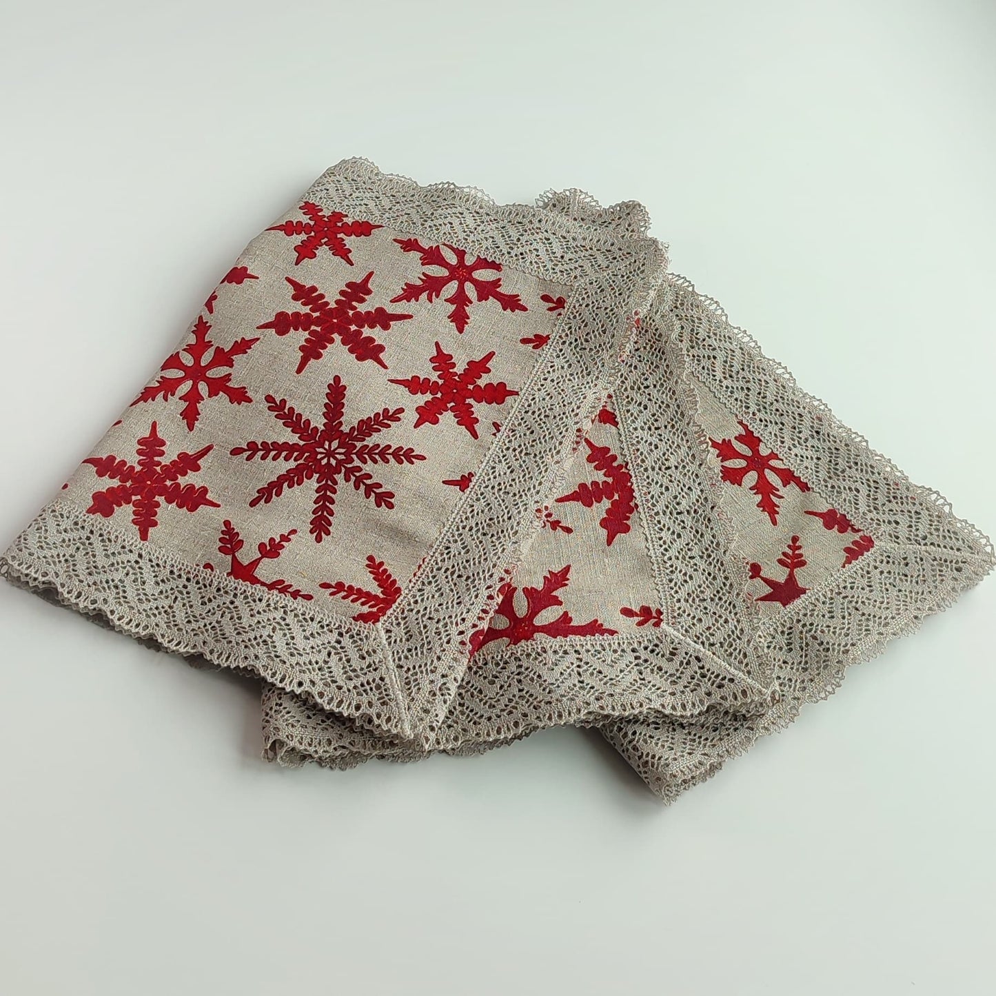 Table runner with lace CHRISTMAS