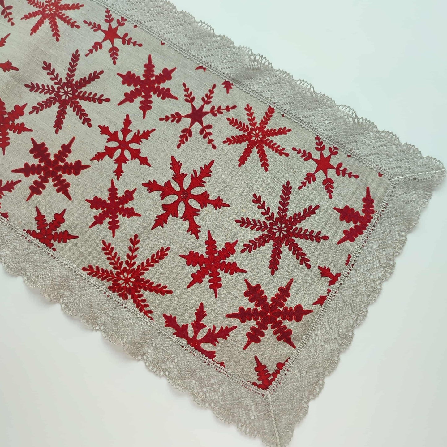 Table runner with lace CHRISTMAS - Linen4me