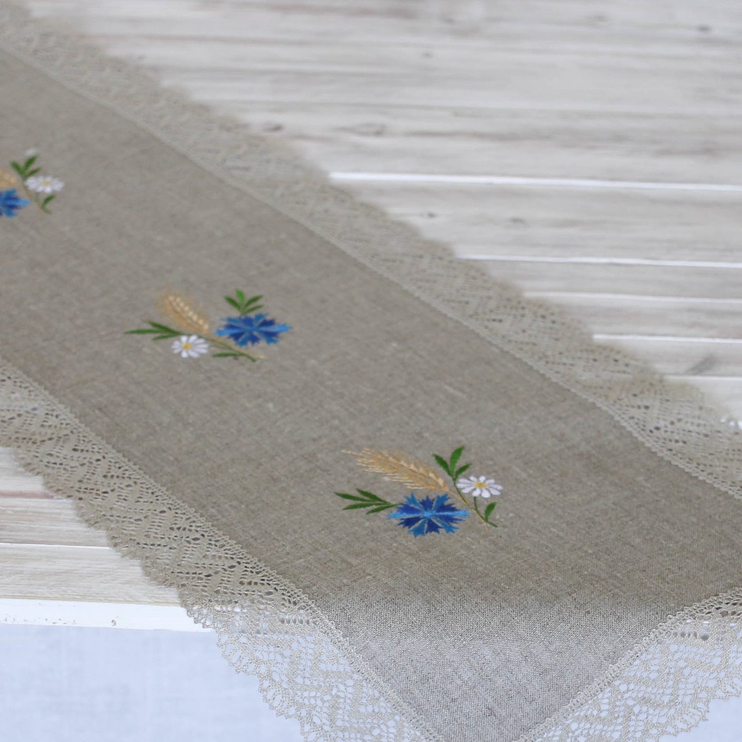 Table runner with embroidery CORNFLOWER - Linen4me
